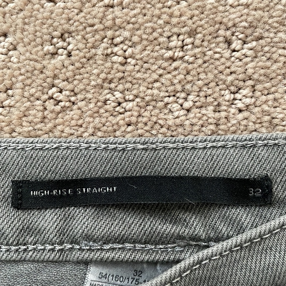 Banana Republic Women’s Grey Jeans - like new size 32 (size 14/16) - Picture 3 of 3
